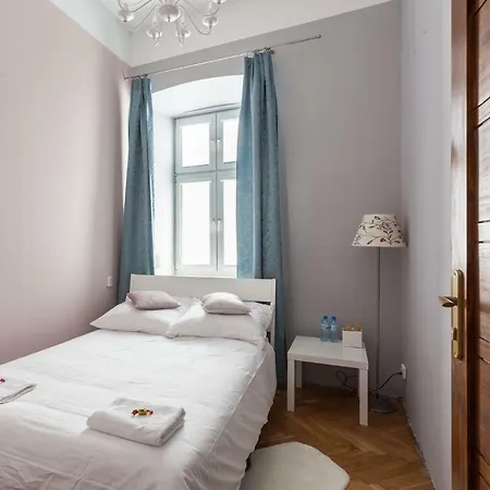 Violet Kazimierz Old Town